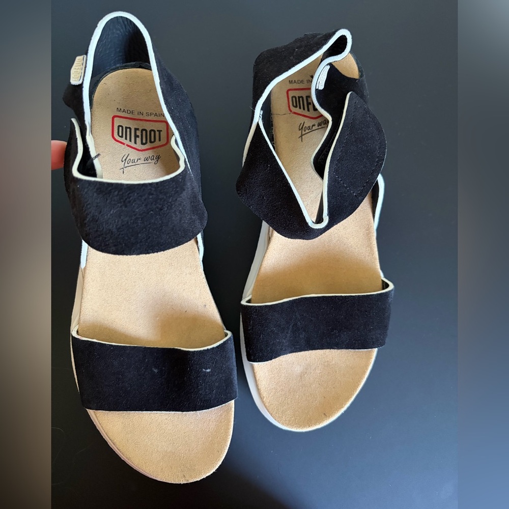 Black Sandals with White Sole - Picture 2 of 3
